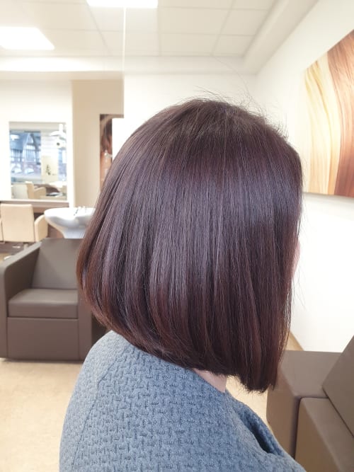 Frisuren-Bild von Giulia La Forgia auf hairinspo: frau, kopfhaar, glatt, schulterlang, longbob, einfarbig, tönung, violett, rosa, lavender