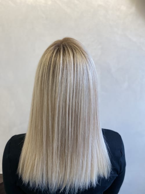 Frisuren-Bild von Elia Cappilli auf hairinspo: frau, kopfhaar, glatt, lang, seitenscheitel, mehrfarbig, mêches, hellblond