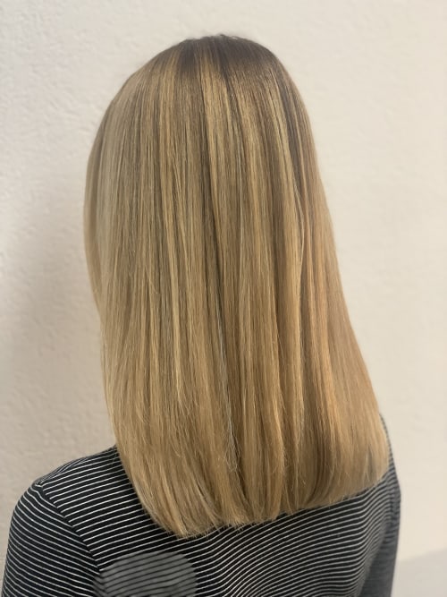 Frisuren-Bild von Denise Savoldelli auf hairinspo: frau, kopfhaar, glatt, schulterlang, longbob, mehrfarbig, balayage, blond