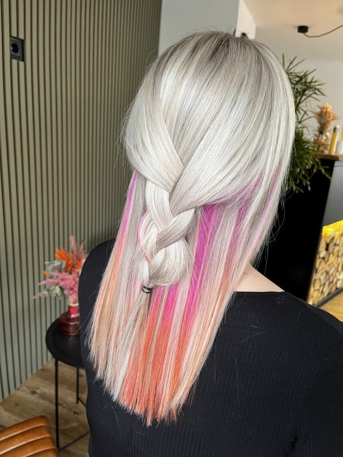 Frisuren-Bild von Haarliebe auf hairinspo: frau, kopfhaar, glatt, lang, sleeklook, mehrfarbig, dimensional color, hellblond