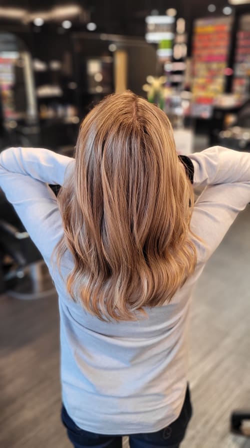 Frisuren-Bild von Daniel Häußler auf hairinspo: frau, kopfhaar, wellig, lang, beachwaves, waves, mehrfarbig, sombré, balayage, babylights, hellbraun