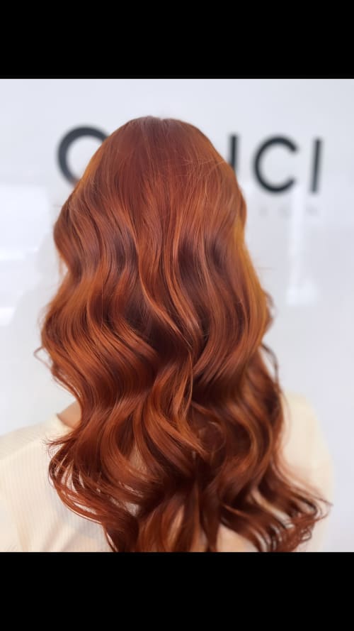 Frisuren-Bild von Nina Ignevski auf hairinspo: frau, kopfhaar, wellig, lang, waves, einfarbig, haarfarbe, kupfer Frisuren-Bild von Nina Ignevski auf hairinspo: frau, kopfhaar, wellig, lang, waves, einfarbig, haarfarbe, kupfer