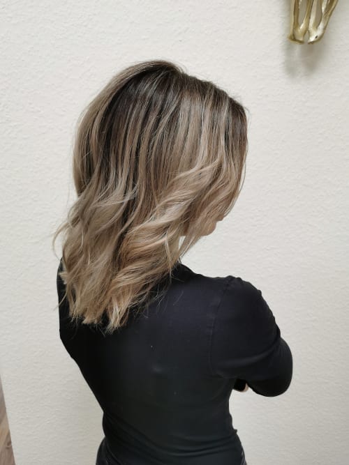 Frisuren-Bild von Diana Linke auf hairinspo: frau, kopfhaar, glatt, schulterlang, beachwaves, mehrfarbig, color refresh, hellblond