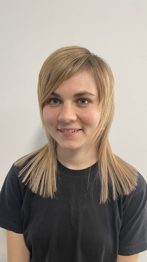 Frisuren-Bild von Steven Brandl auf hairinspo: frau, kopfhaar, glatt, lang, vokuhila, einfarbig, balayage, blond