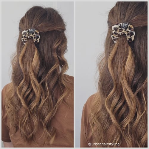 Frisuren-Bild von Katharina Piller auf hairinspo: frau, kopfhaar, kraus, lang, mittelscheitel, stufenschnitt, beachwaves, mehrfarbig, tönung, balayage, highlights, dunkelblond, hellbraun, haselnuss