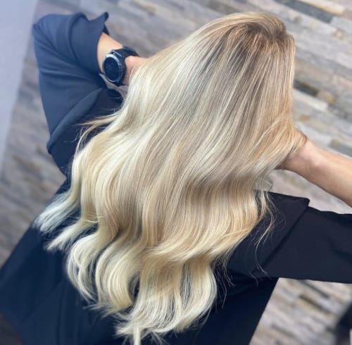 Frisuren-Bild von Faces&Hairdesign auf hairinspo: frau, kopfhaar, wellig, lang, beachwaves, mehrfarbig, mêches, balayage, babylights, hellblond, blond Frisuren-Bild von Faces&Hairdesign auf hairinspo: frau, kopfhaar, wellig, lang, beachwaves, mehrfarbig, mêches, balayage, babylights, hellblond, blond
