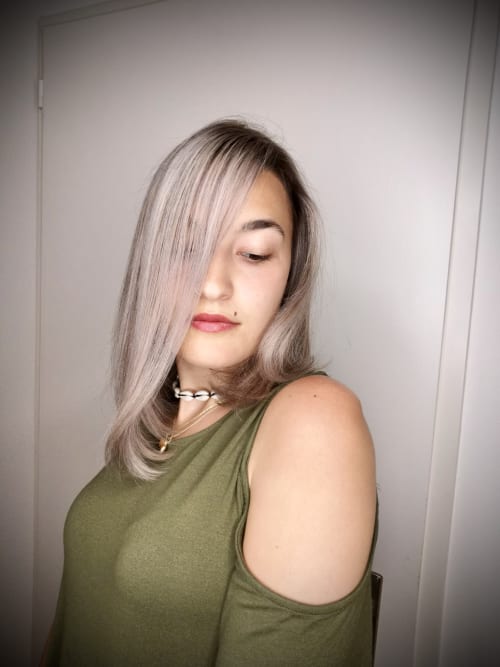 Frisuren-Bild von ARTE FURIOSO auf hairinspo: frau, kopfhaar, glatt, schulterlang, seitenscheitel, mehrfarbig, mêches, lavender Frisuren-Bild von ARTE FURIOSO auf hairinspo: frau, kopfhaar, glatt, schulterlang, seitenscheitel, mehrfarbig, mêches, lavender