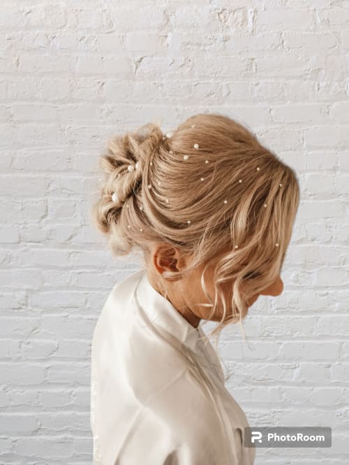 Frisuren-Bild von Diana Linke auf hairinspo: frau, kopfhaar, lockig, schulterlang, brautfrisur, einfarbig, haarfarbe, blond