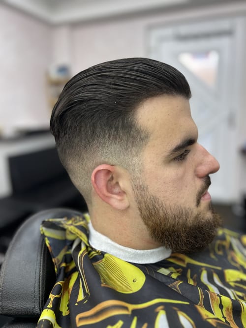 Frisuren-Bild von Diamond's Barbershop Aliqkaj auf hairinspo: mann, kopfhaar, bartbereich, glatt, kurz, stufenschnitt, einfarbig, haarfarbe, schwarz