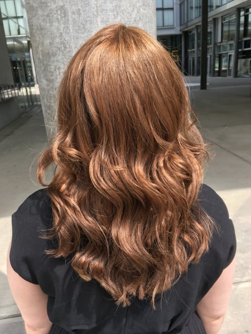 Frisuren-Bild von 7SENSE Hairsalon / CO-Working Space auf hairinspo: frau, kopfhaar, wellig, lang, waves, einfarbig, haarfarbe, kupfer Frisuren-Bild von 7SENSE Hairsalon / CO-Working Space auf hairinspo: frau, kopfhaar, wellig, lang, waves, einfarbig, haarfarbe, kupfer