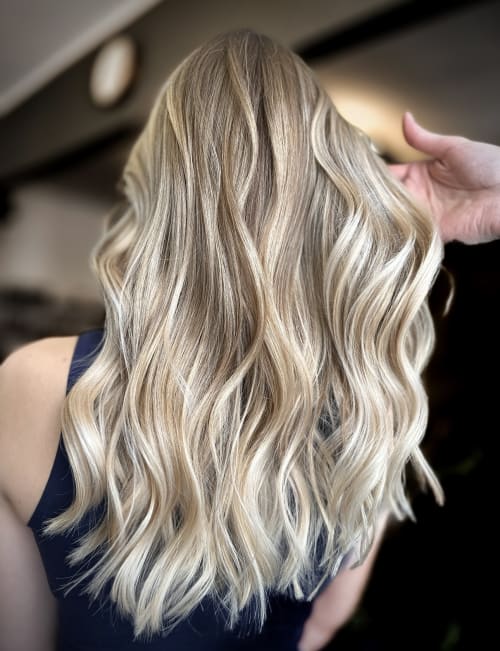 Frisuren-Bild von Dennis Schneider auf hairinspo: frau, kopfhaar, glatt, lang, beachwaves, mehrfarbig, balayage, blond
