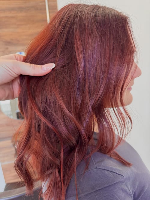 Frisuren-Bild von HaarGschicht by Sonia auf hairinspo: frau, kopfhaar, wellig, lang, beachwaves, einfarbig, tönung, rot