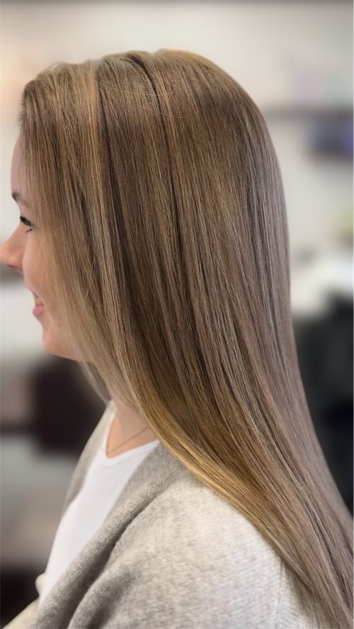Frisuren-Bild von HaarGschicht by Sonia auf hairinspo: frau, kopfhaar, glatt, lang, seitenscheitel, mehrfarbig, balayage, dunkelblond