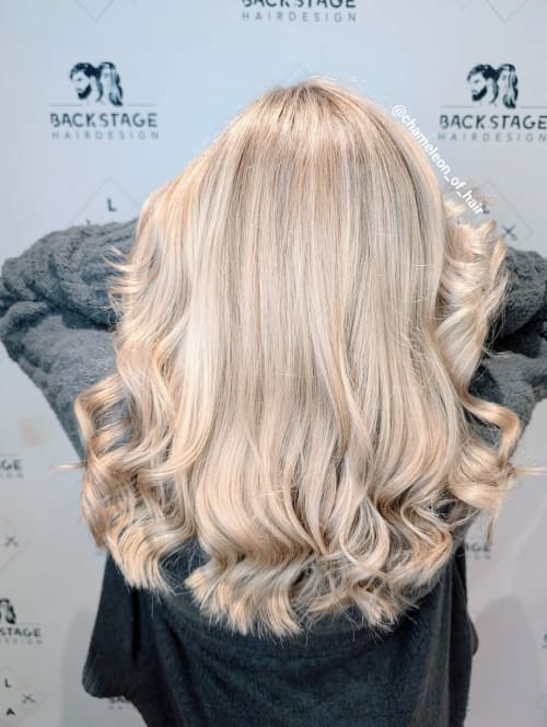 Frisuren-Bild von Alexander Hauser auf hairinspo: frau, kopfhaar, wellig, lang, waves, mehrfarbig, reserve balayage, blond, caramel