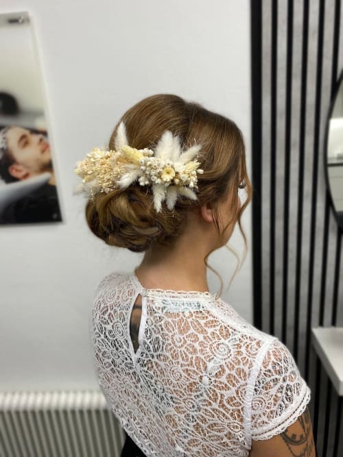 Frisuren-Bild von Friseursalon Haarliebe auf hairinspo: frau, kopfhaar, wellig, lang, brautfrisur, Haarverdichtung, mehrfarbig, balayage, dunkelblond, caramel