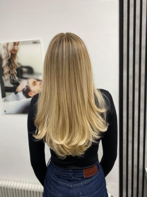 Frisuren-Bild von Friseursalon Haarliebe auf hairinspo: frau, kopfhaar, wellig, extralang, stufenschnitt, mehrfarbig, balayage, blond