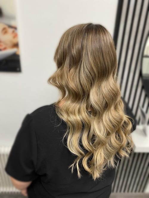Frisuren-Bild von Friseursalon Haarliebe auf hairinspo: frau, kopfhaar, glatt, extralang, beachwaves, mehrfarbig, balayage, blond