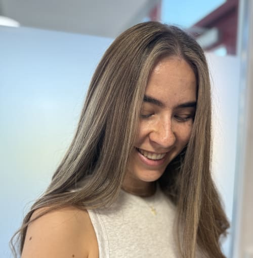 Frisuren-Bild von Sonja Imhof auf hairinspo: frau, kopfhaar, wellig, extralang, mittelscheitel, mehrfarbig, balayage, braun Frisuren-Bild von Sonja Imhof auf hairinspo: frau, kopfhaar, wellig, extralang, mittelscheitel, mehrfarbig, balayage, braun