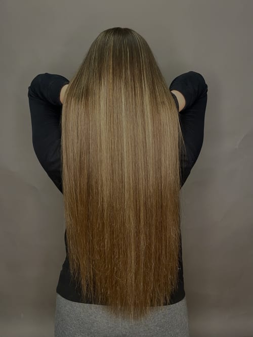 Frisuren-Bild von Estelle Mahnig auf hairinspo: frau, kopfhaar, glatt, extralang, mittelscheitel, mehrfarbig, mêches, blond