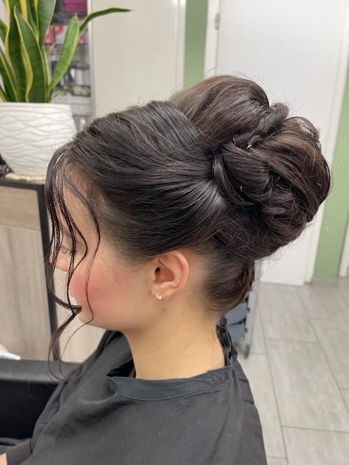 Frisuren-Bild von Coiffeur Anna auf hairinspo: frau, kopfhaar, glatt, lang, hochsteckfrisur, einfarbig, tönung, braun