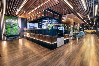 Le Carré - Restaurant & Café