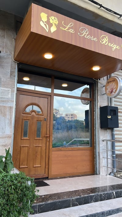 Pâtisserie la rose beige