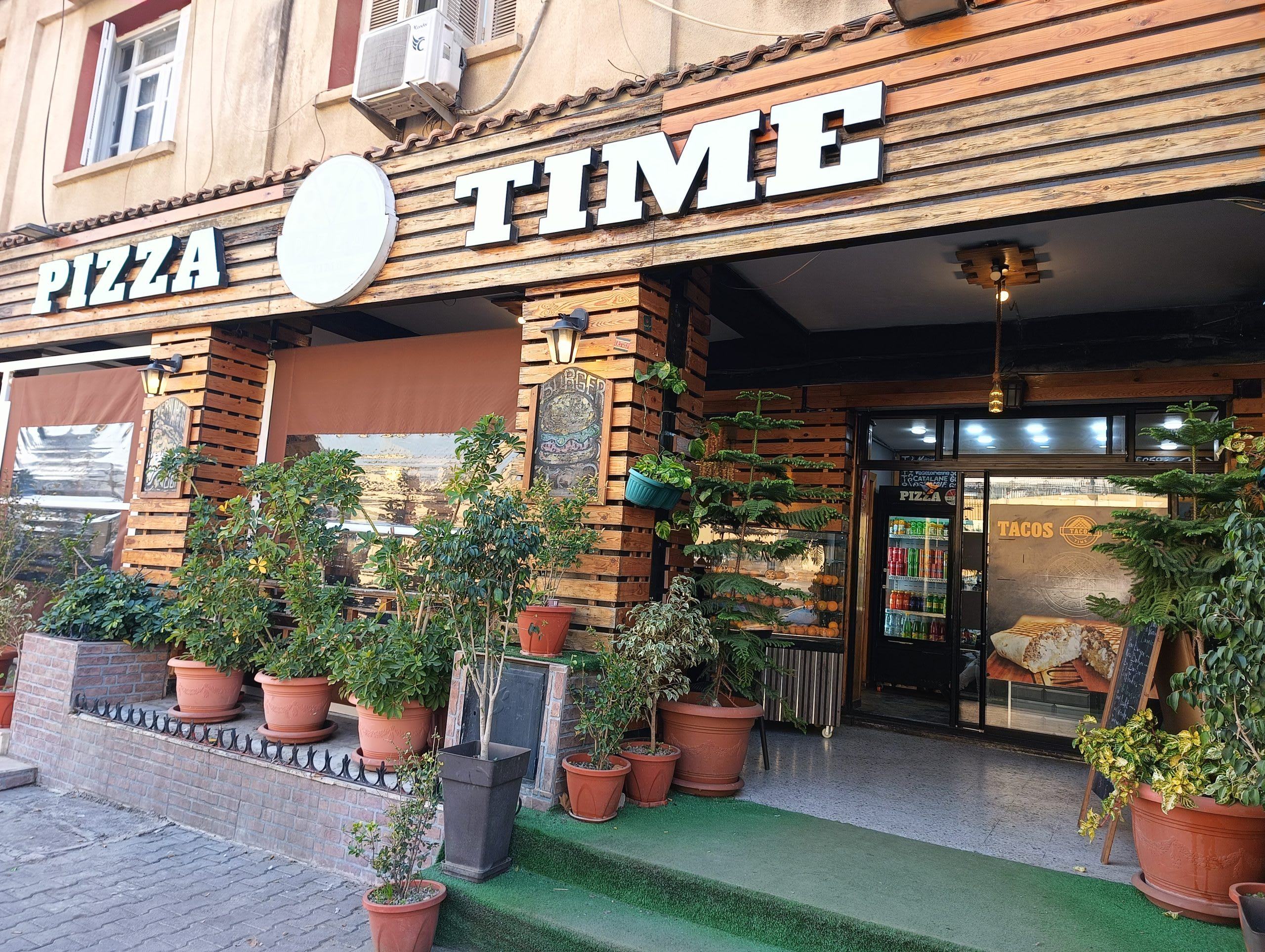 Photo via RestoAlgerie