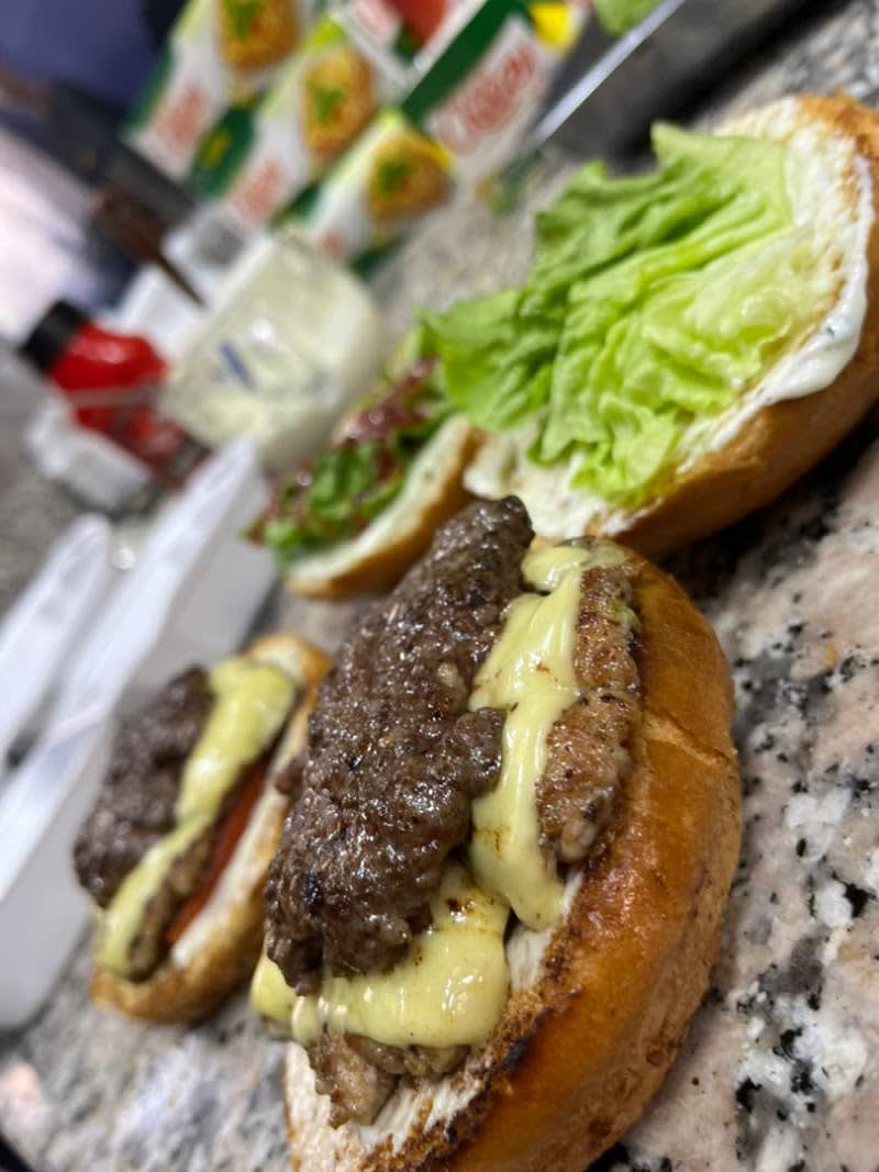 Chesseburger By Boulahya 🍔