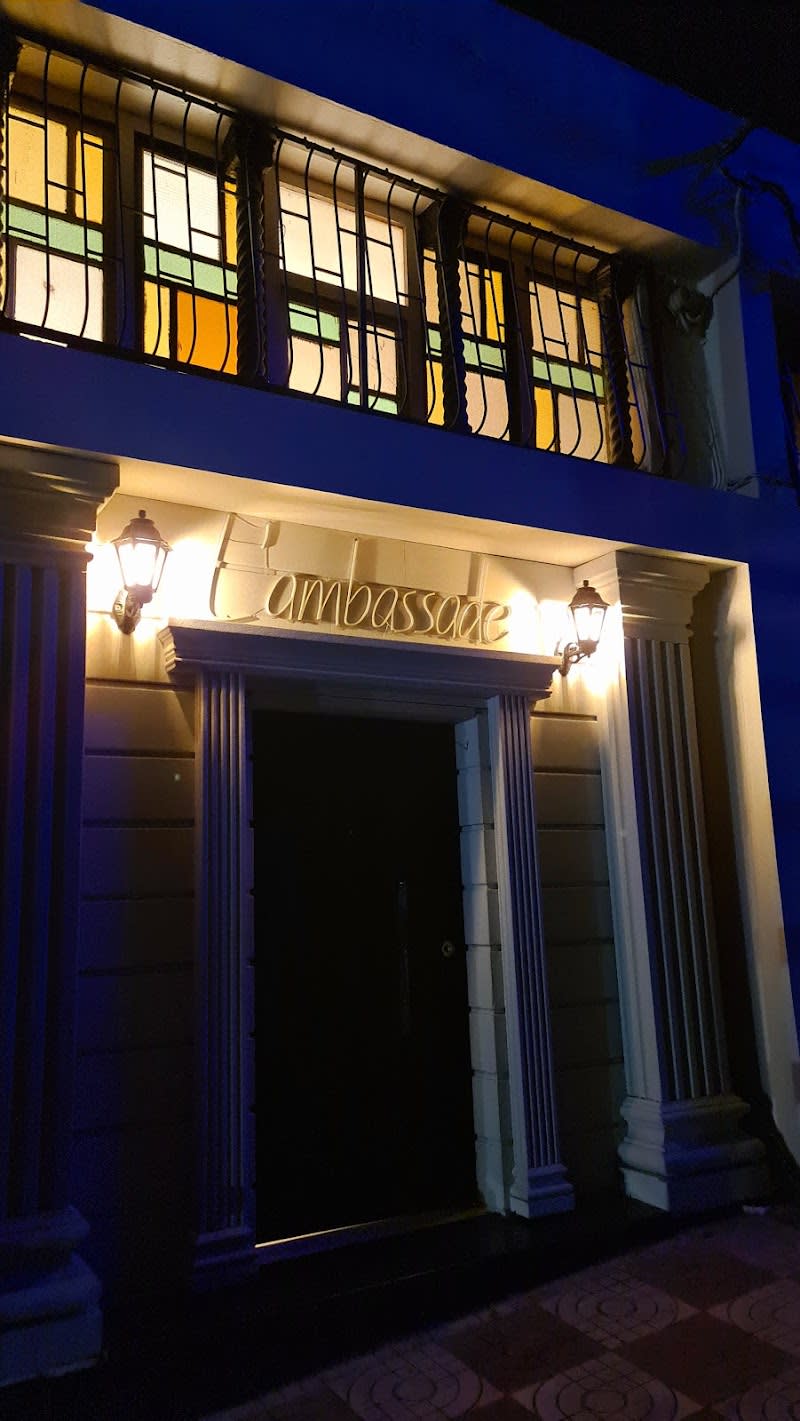 L'Ambassade