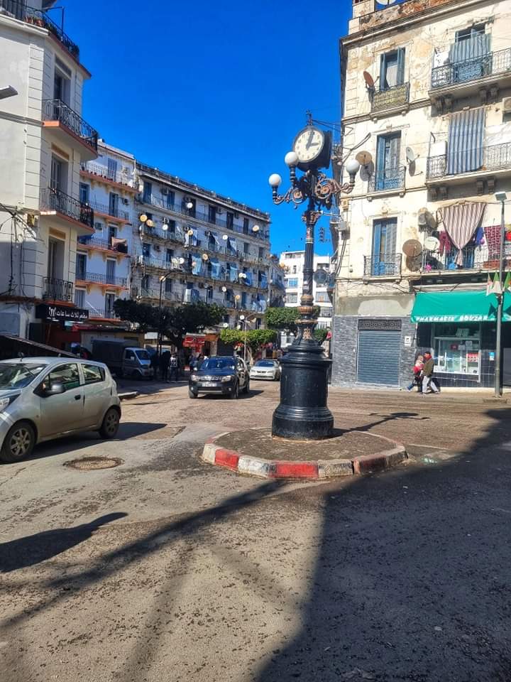 Trois Horloges - Photo 1