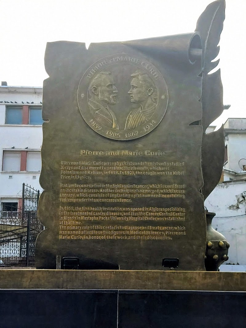 Stèle commémorative de Pierre et Marie Curie