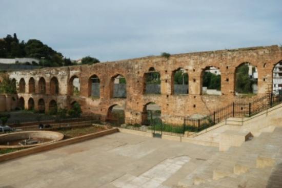 Aqueduc de Aïn Zeboudja