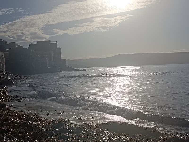 Stade bousfer (pinika)