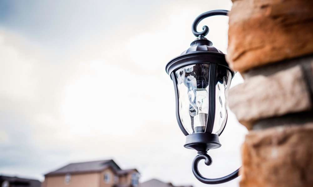 How to Replace an Outdoor Light Fixture