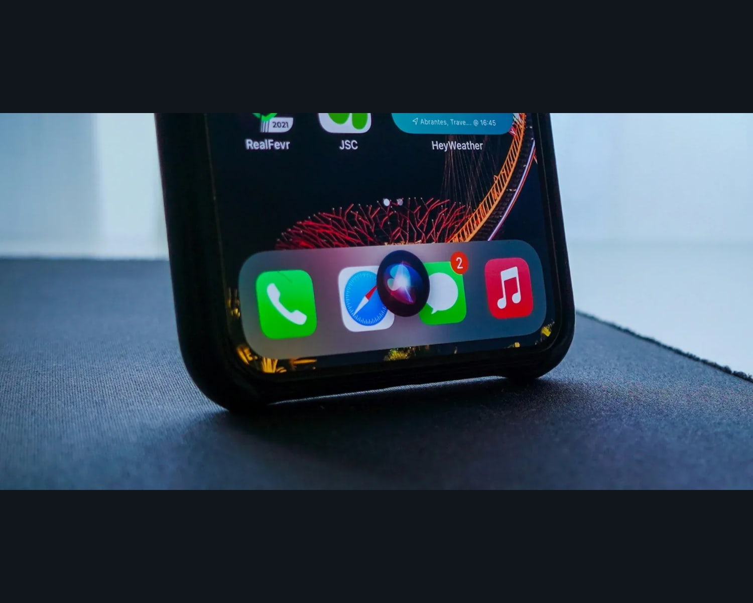 Como falar com a Siri no Iphone?