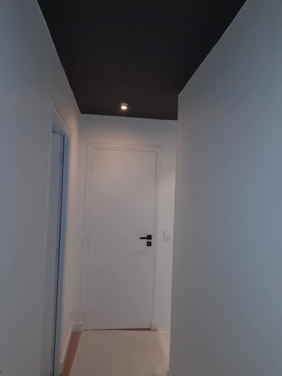 Palier plafond contrasté peinture bicolore Douai par Moussa Camara peintre