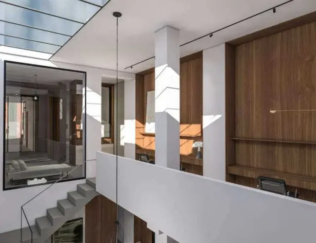 Molenist-00-Vide-bureau-1