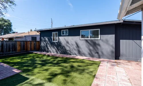 228 West Harder Road photo 23