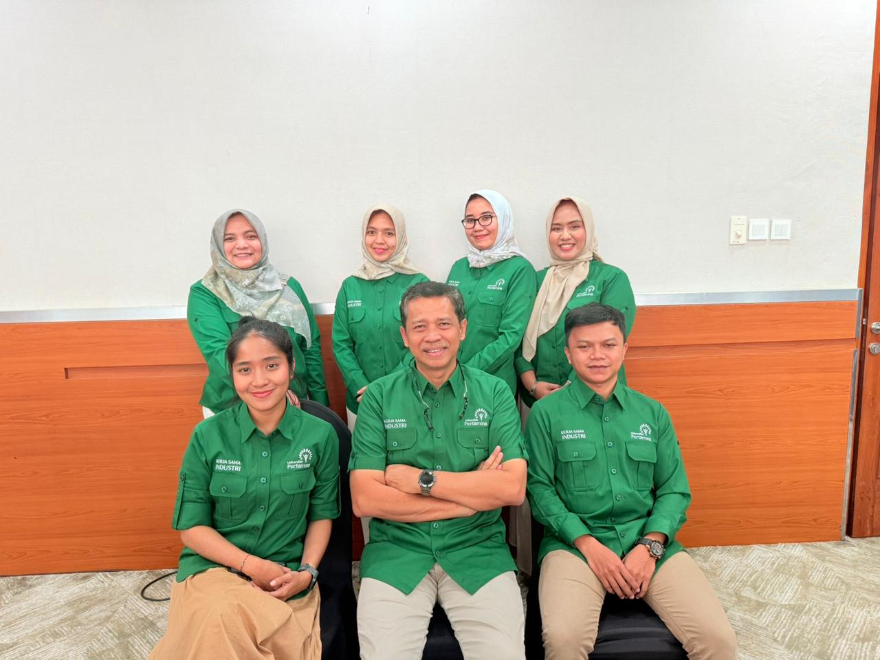 Konveksi seragam resmi Universitas Terbuka oleh LUVARÉN