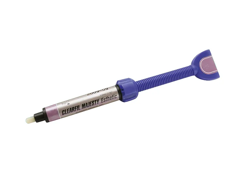 Clearfil Majesty Esthetic spuit A1 2,0ml 1454 img