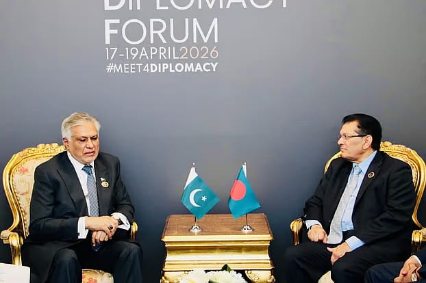 Bangladesh Praises Pakistan’s Diplomatic Role in Gulf Crisis at Antalya Forum