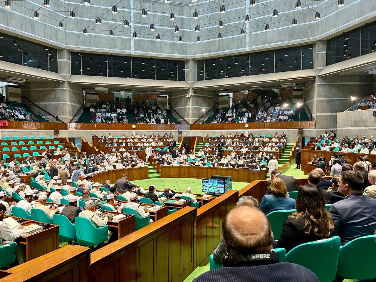 Morality, Realism, and Parliamentary Debate: Where Does Consistency End and Statecraft Begin?