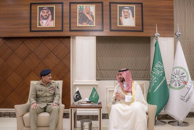 Saudi, Pakistan defense chiefs discuss ‘measures needed to halt’ Iranian attacks on Kingdom