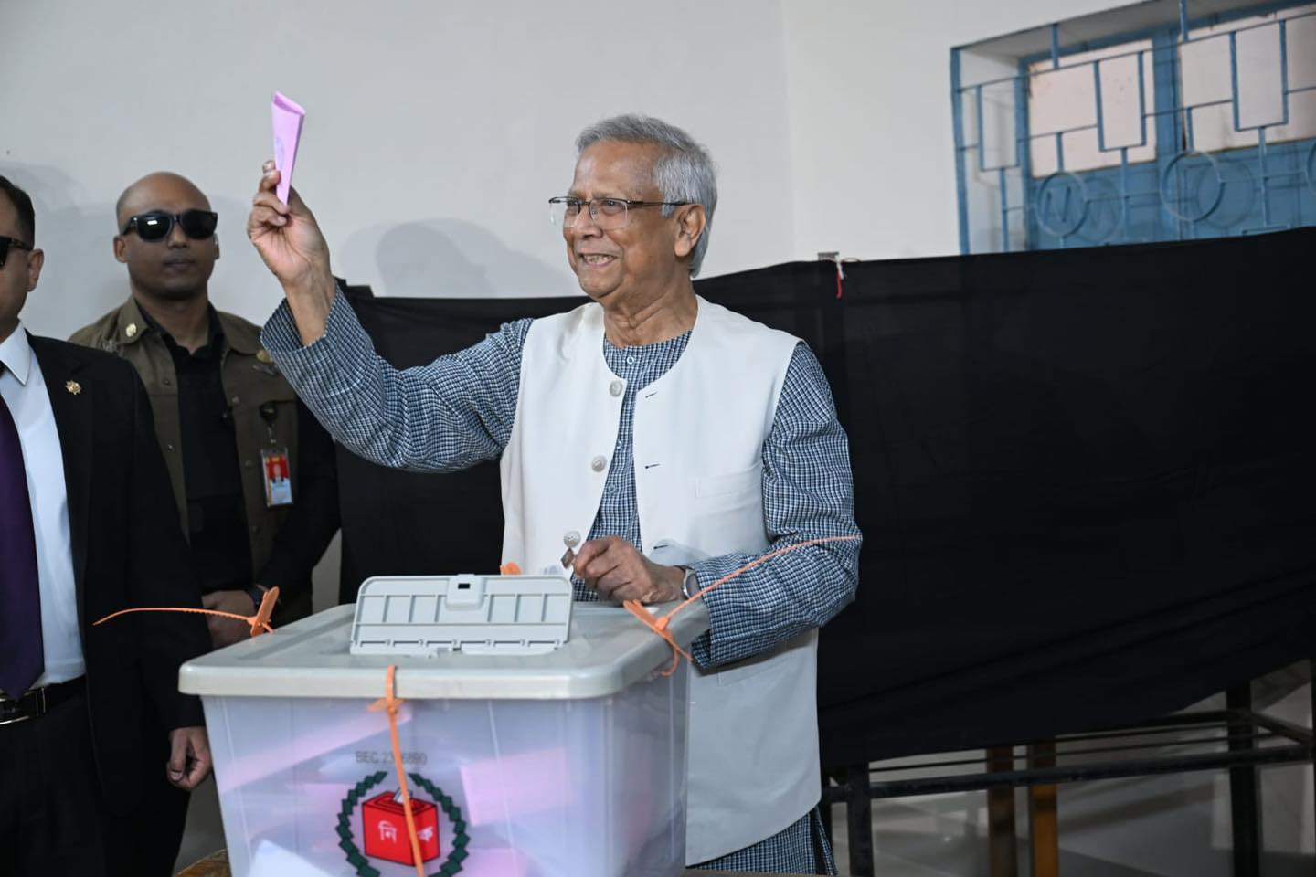 CA Yunus Casts Vote, Calls Election Day the ‘Birthday of New Bangladesh’