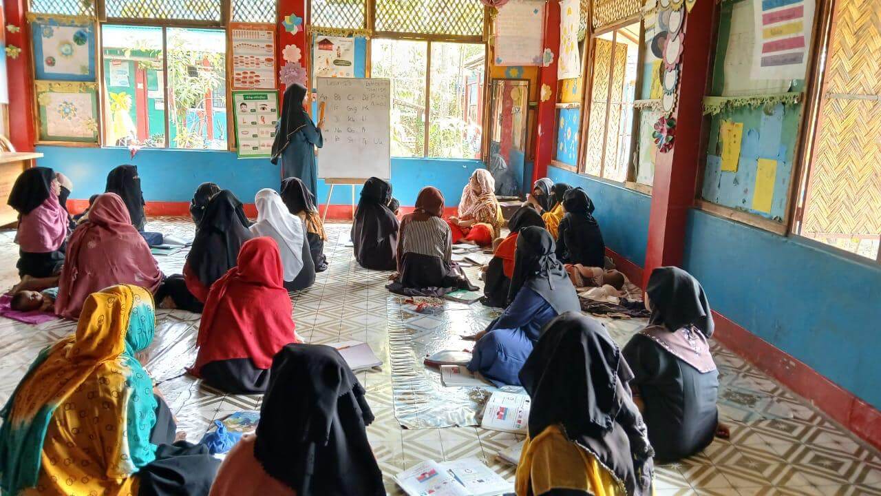 Rohingya women build confidence and independence through adult learning in Cox’s Bazar :UN Women