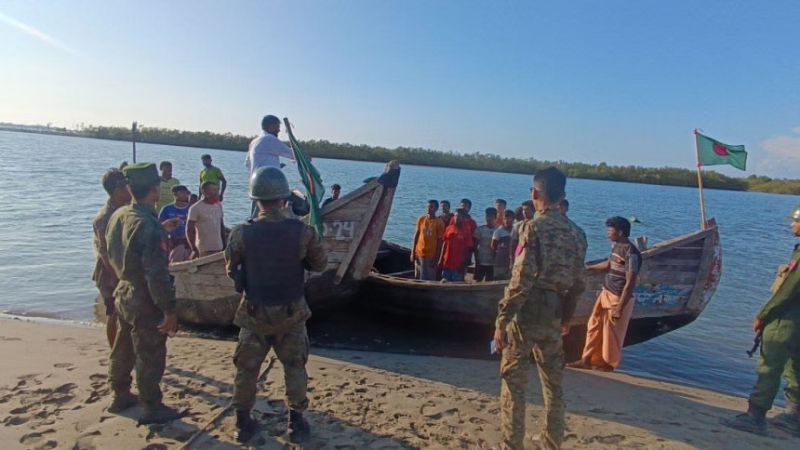 Arakan Army Abducts 30 Bangladeshi Fishermen, Seizes Five Trawlers off St Martin’s