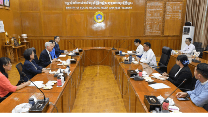 UNHCR Chief Meets Myanmar Ministers on Rohingya Repatriation
