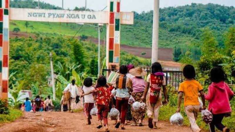Arakan Army Mimics Junta Tactics in Forcible Rohingya Relocations, Detains Bangladeshi Fishermen