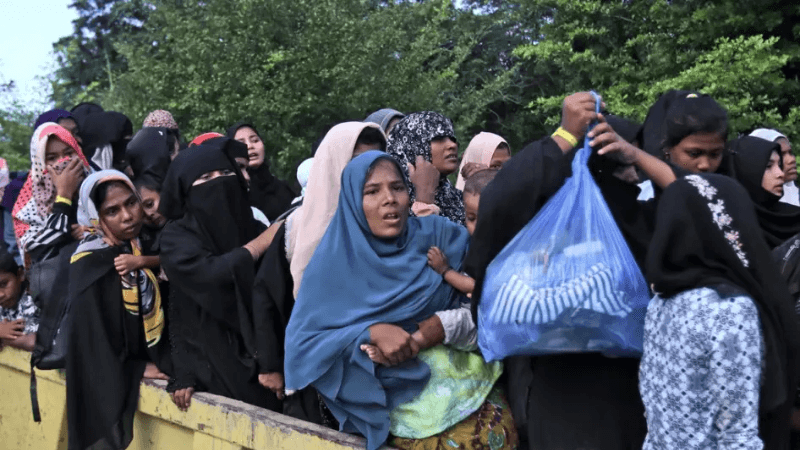 Human Rights Watch Demands Cease to Pushbacks and Inquiry into Rohingya Attacks
