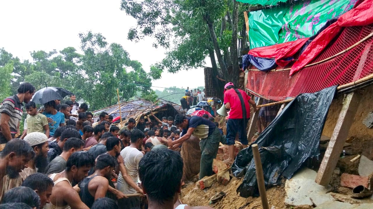 HRW warns Landslides and aid cuts heighten risks for Rohingya in Bangladesh camps